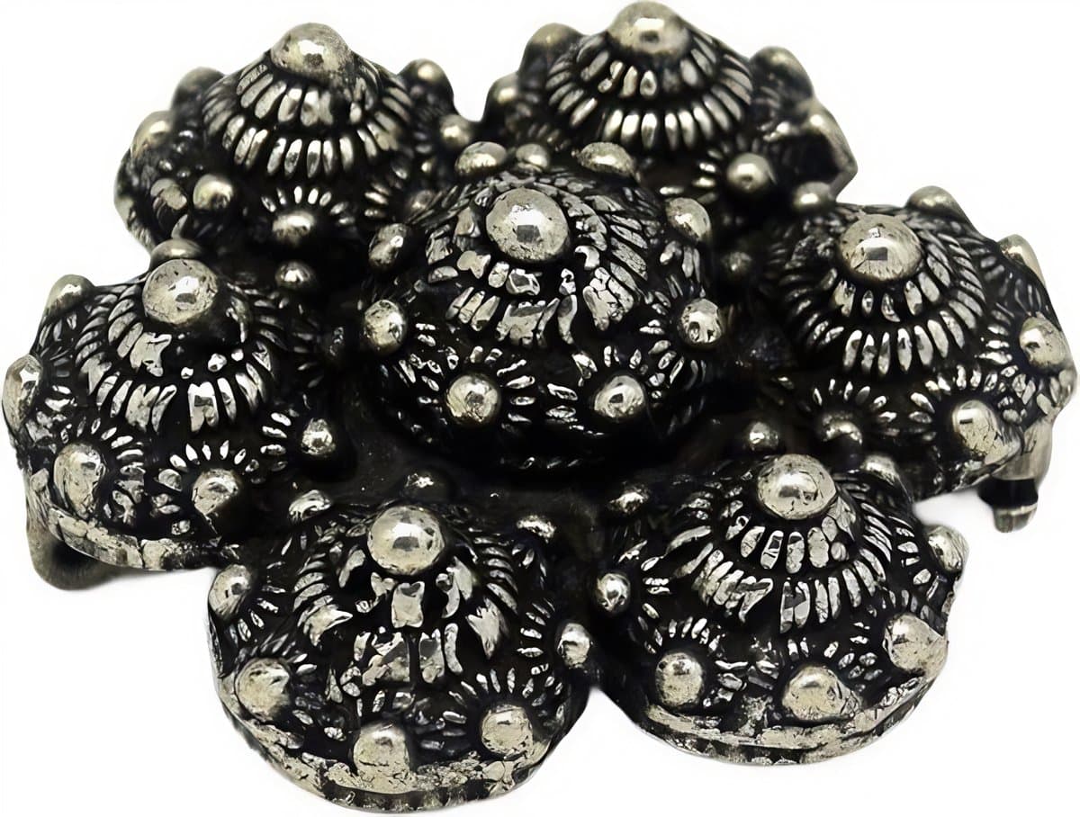 Zeeuws Meisje - broche 7 Zeeuwse knopjes , 3,5 cm doorsnede