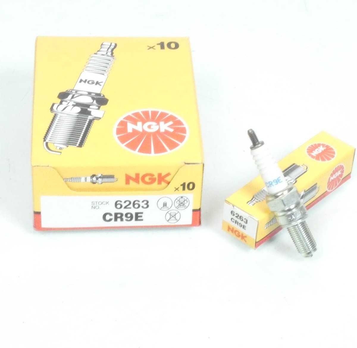 Bougie d'allumage NGK pour Moto Yamaha 1000 FZ1 SA FAZER 2011 à 2015 Neuf