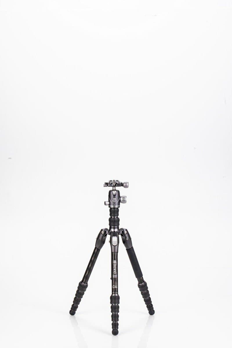 Benro Rhino 05C Carbon Statief met VX20 Balhoofd - Lichtgewicht & Compact