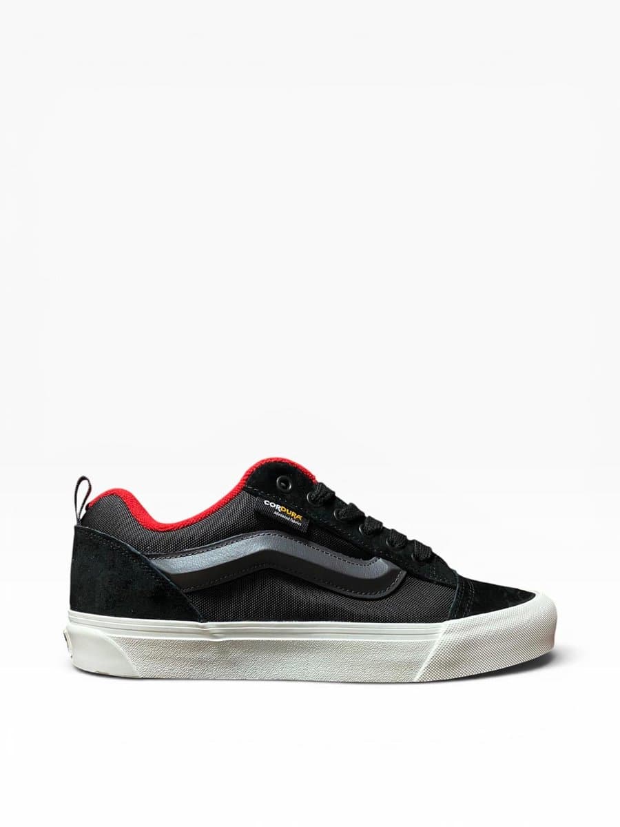 Vans - KNU Skool - Sneakers - Mannen - Zwart/Rood - Maat 41