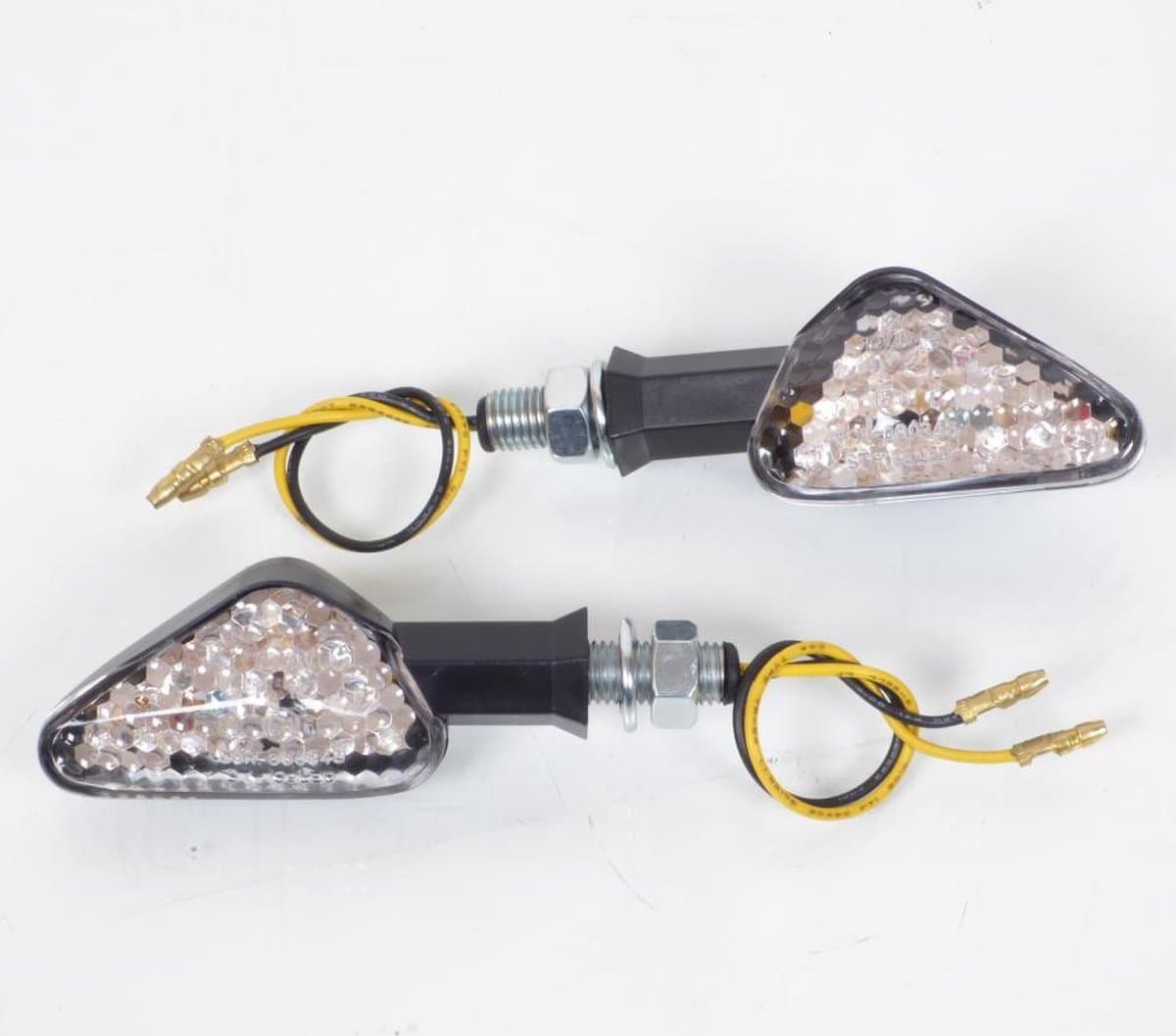 Paire de clignotant Ermax à LED avec tige filetée de 10mm coloris noir pour moto scooter